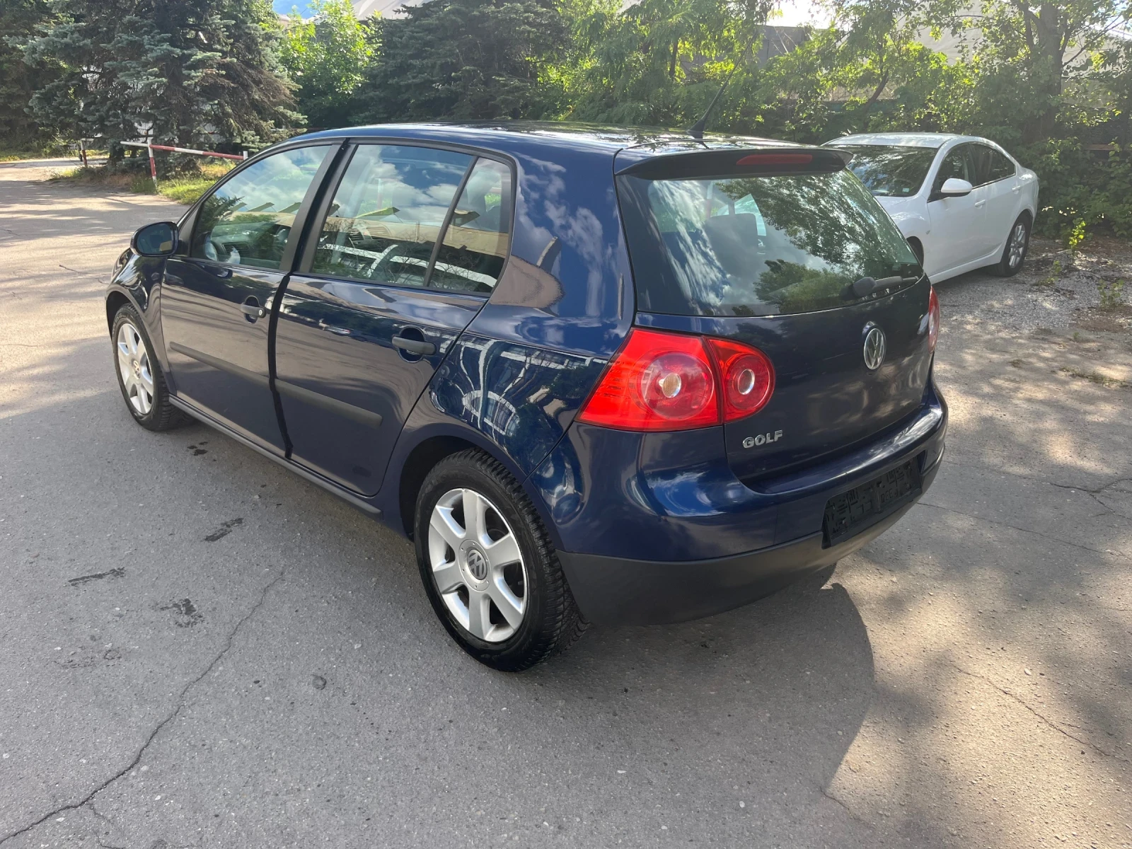 VW Golf 1.4 i 75к. клима, снимка 6 - Автомобили и джипове - 55509753