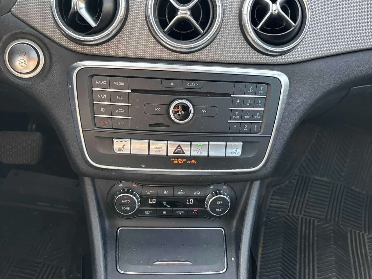 Mercedes-Benz CLA 250  * CARFAX * БЕЗ ПЪРВОНАЧАЛНА ВНОСКА, снимка 15 - Автомобили и джипове - 55632529