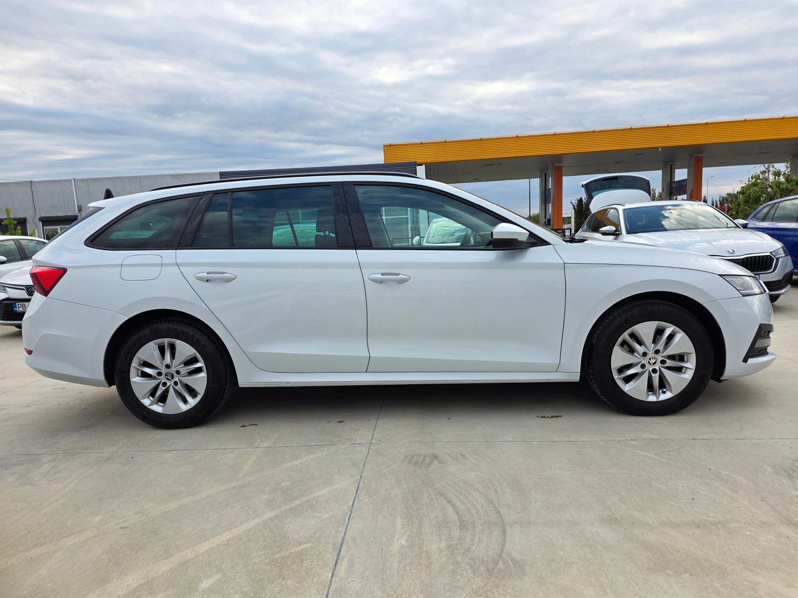 Skoda Octavia С Гаранция 2.0TDI-А/Т, снимка 6 - Автомобили и джипове - 56091185
