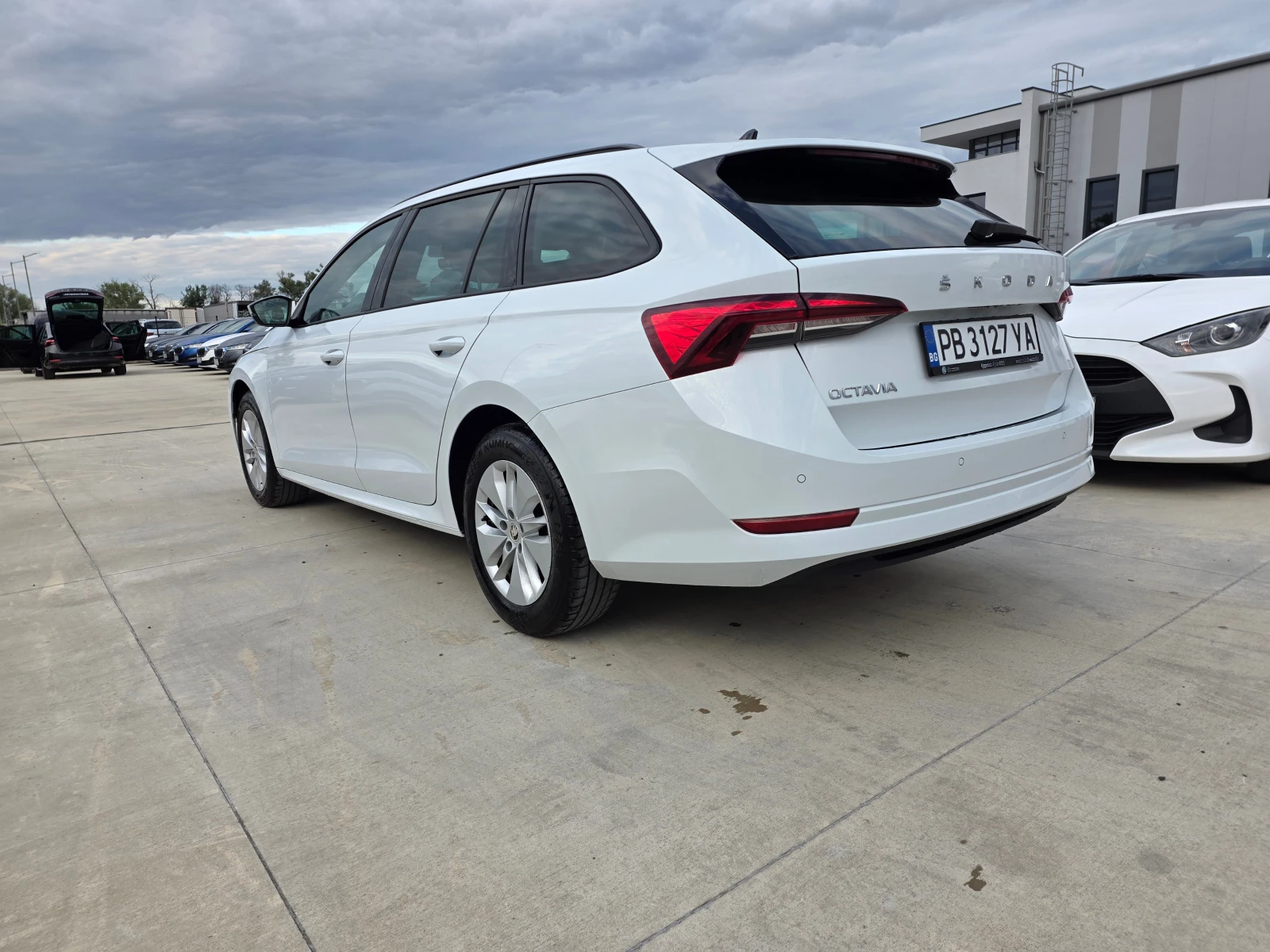 Skoda Octavia С Гаранция 2.0TDI-А/Т, снимка 3 - Автомобили и джипове - 56091185