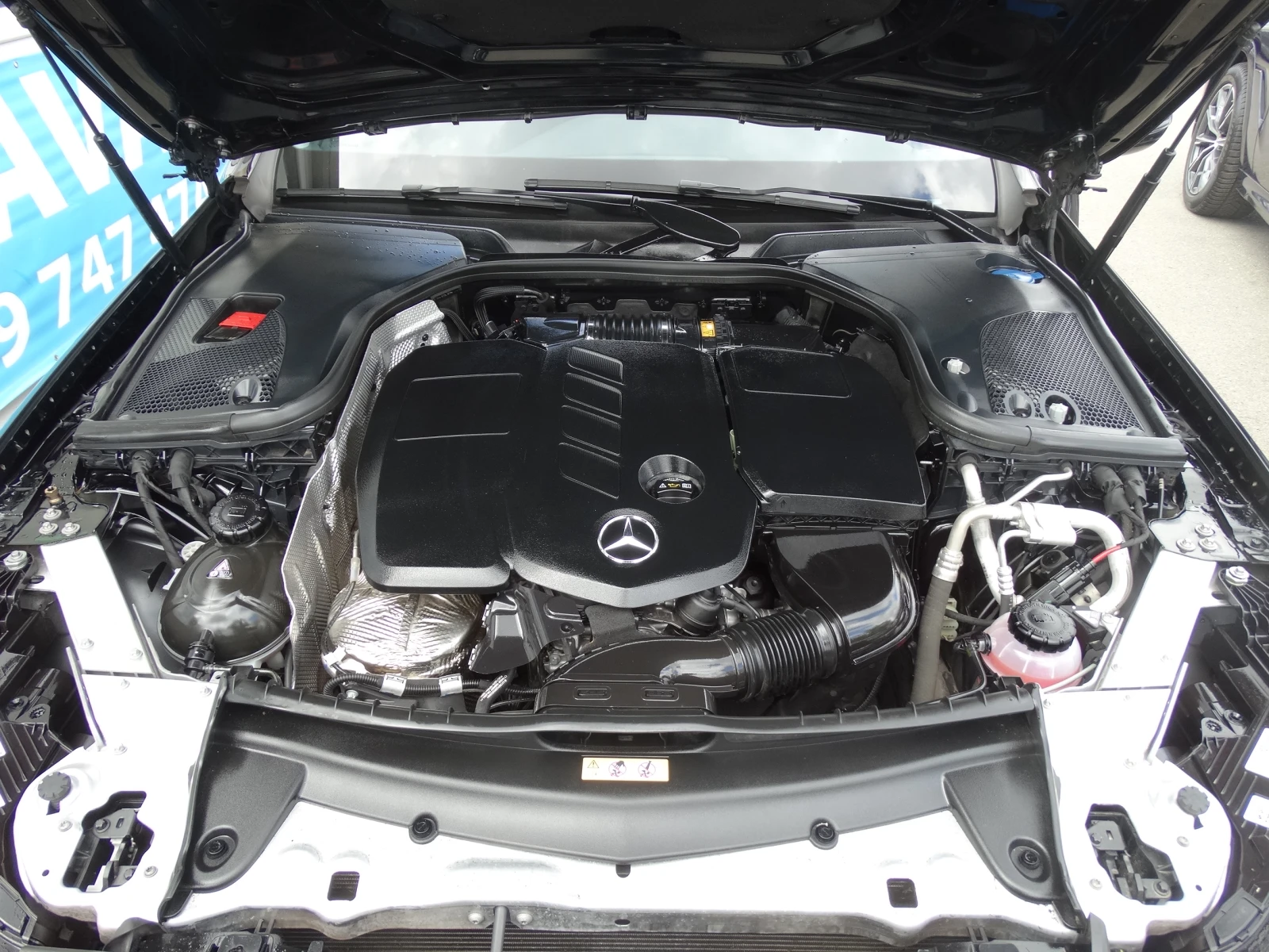 Mercedes-Benz E 220 4-Matic/DIGITAL/9gt/DISTRONIK/FACE, снимка 16 - Автомобили и джипове - 56212986