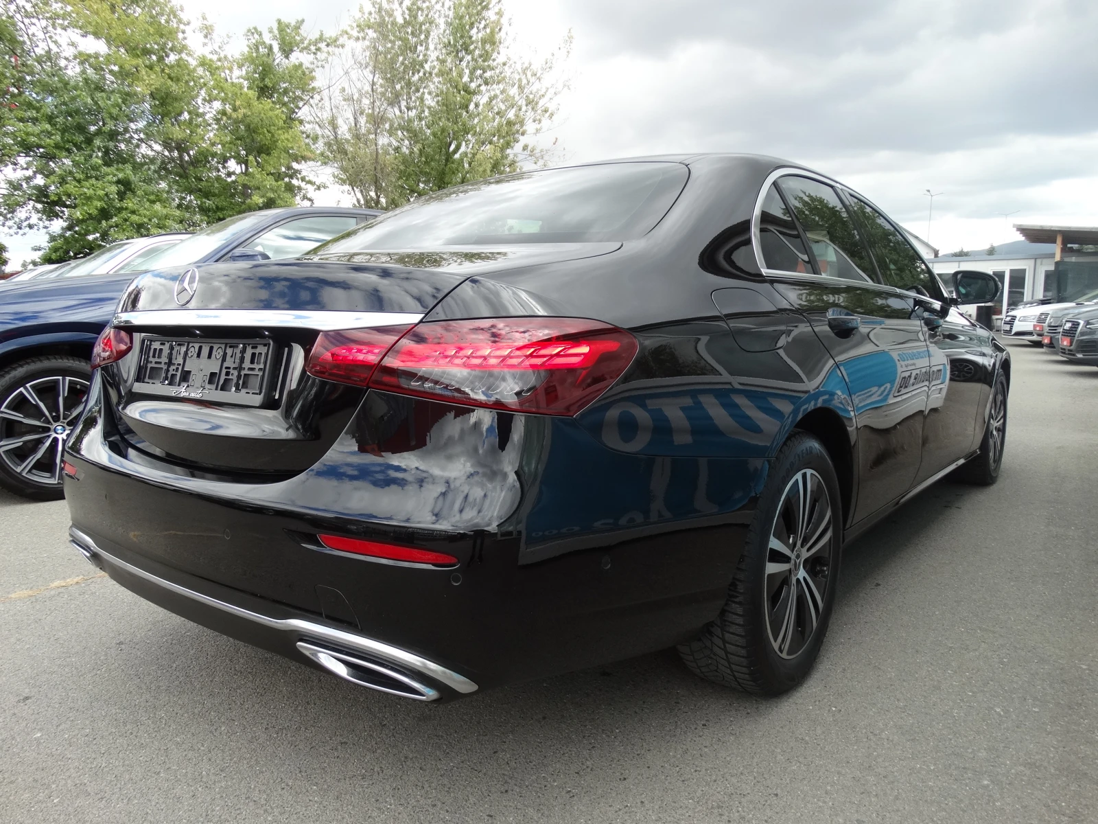 Mercedes-Benz E 220 4-Matic/DIGITAL/9gt/DISTRONIK/FACE, снимка 3 - Автомобили и джипове - 56212986