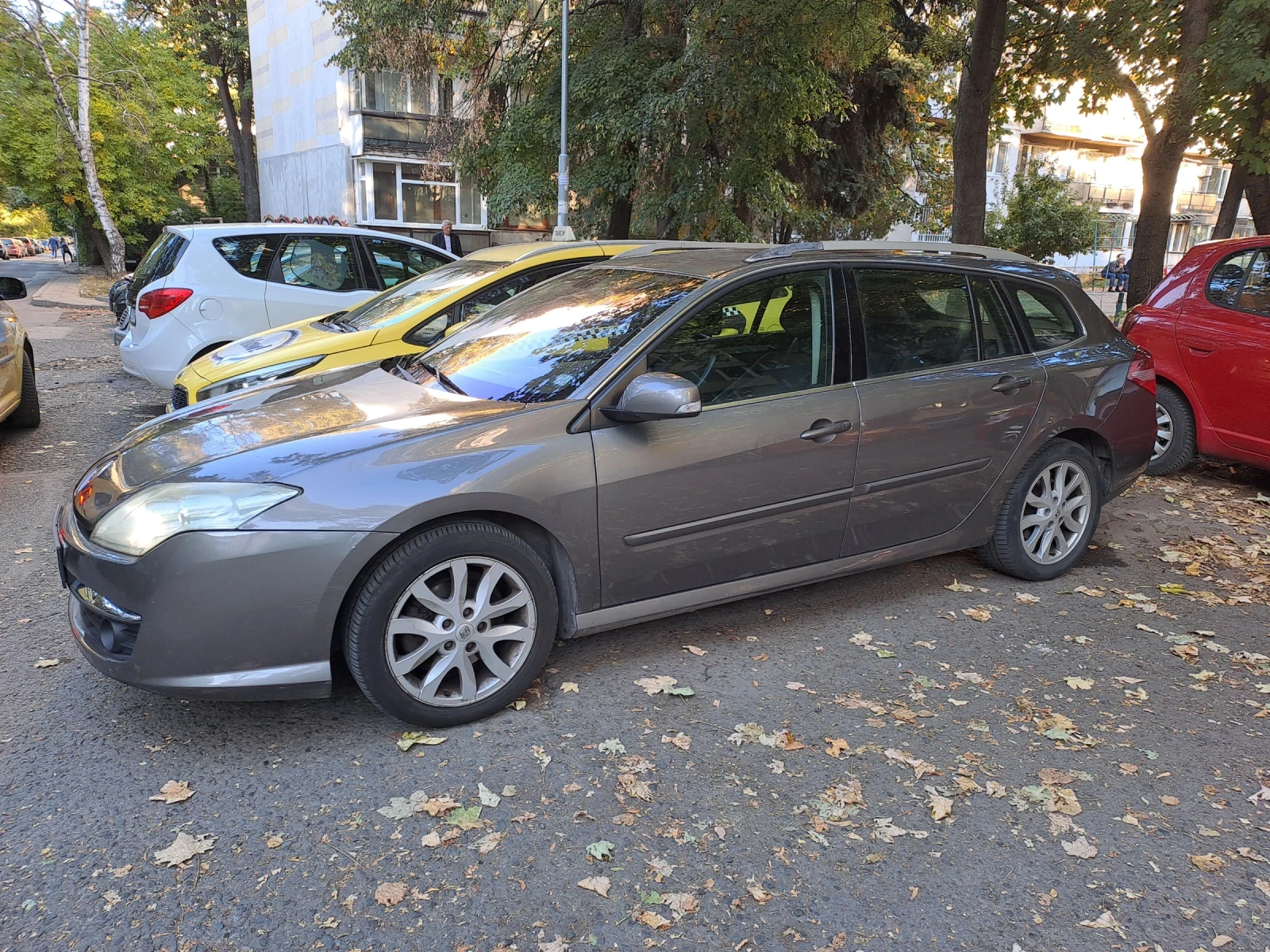 Renault Laguna 2.0 dci, 170 к.с., снимка 6 - Автомобили и джипове - 56637729
