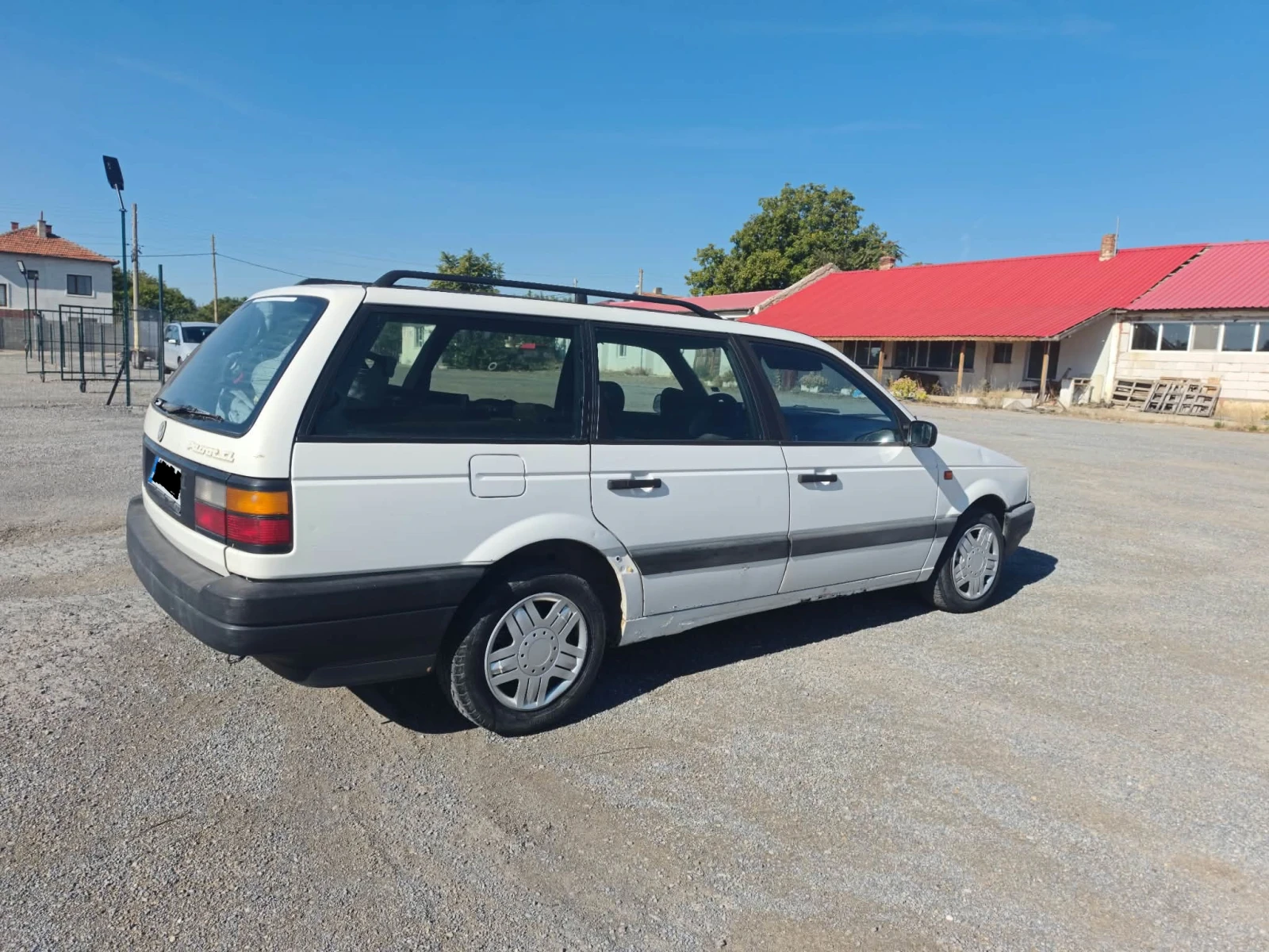 VW Passat 1.6, снимка 4 - Автомобили и джипове - 56747302