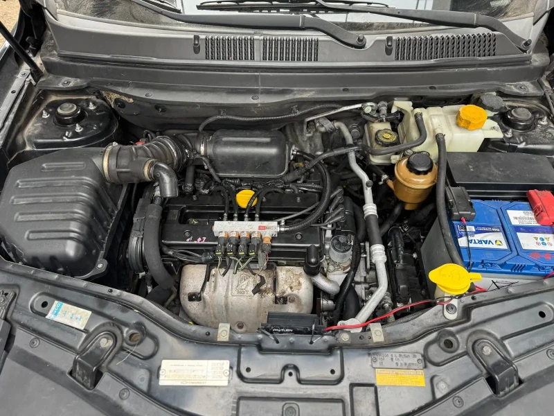 Chevrolet Captiva 2.4i-7 места-2010-ГАЗ, снимка 17 - Автомобили и джипове - 47622823