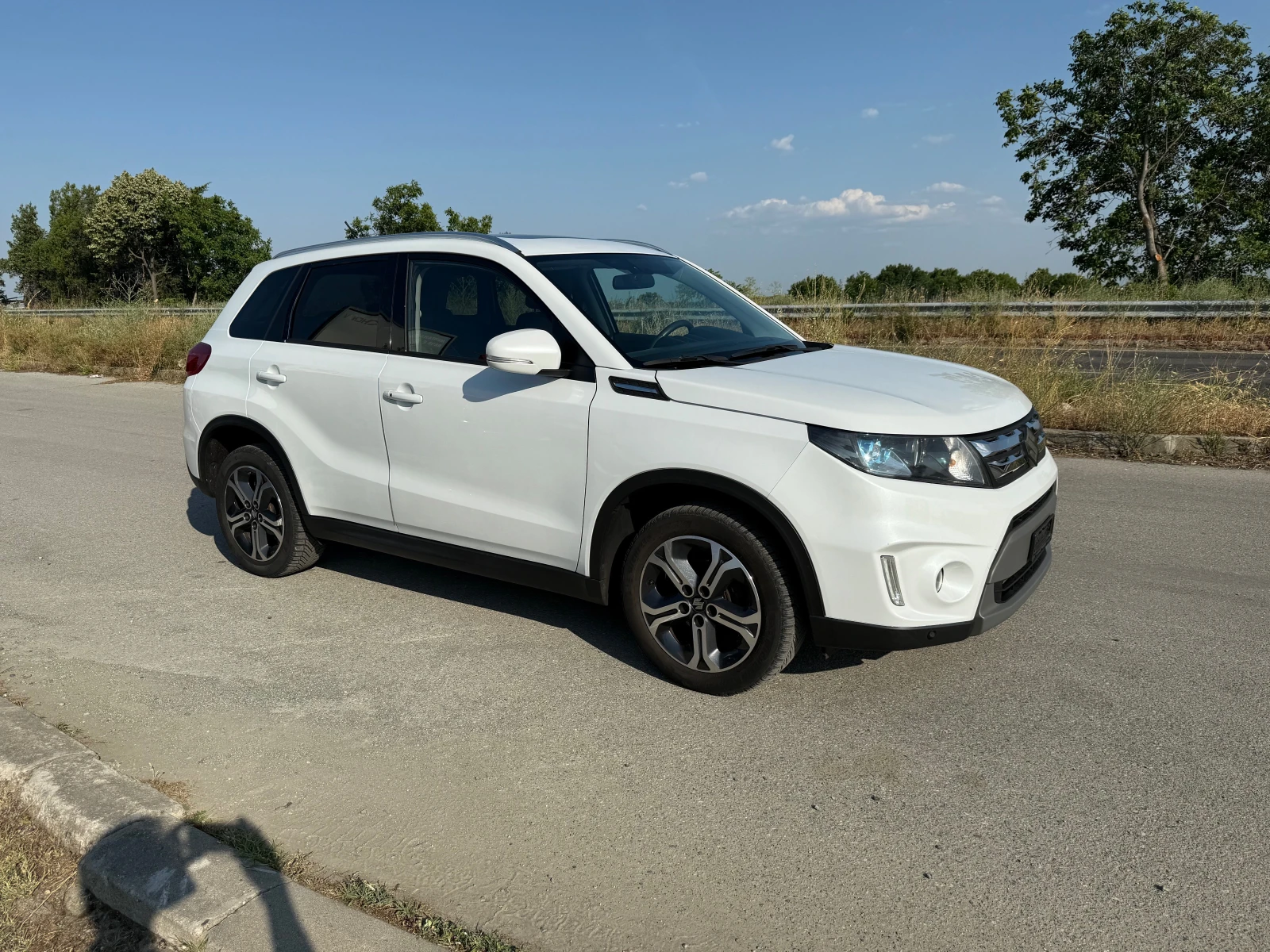 Suzuki Vitara 1.6 4х4 FULL ШВЕЙЦАРИЯ - изображение 4