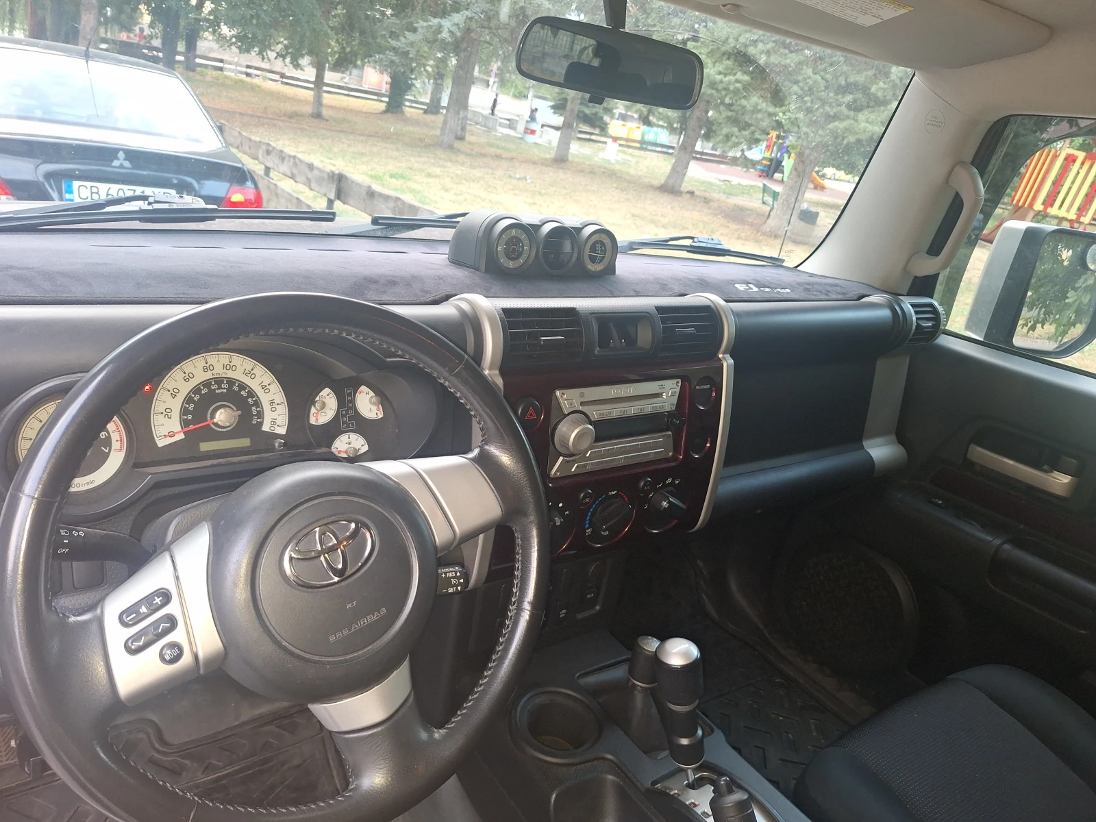 Toyota Fj cruiser 4.0 i V6 Automatic - изображение 9