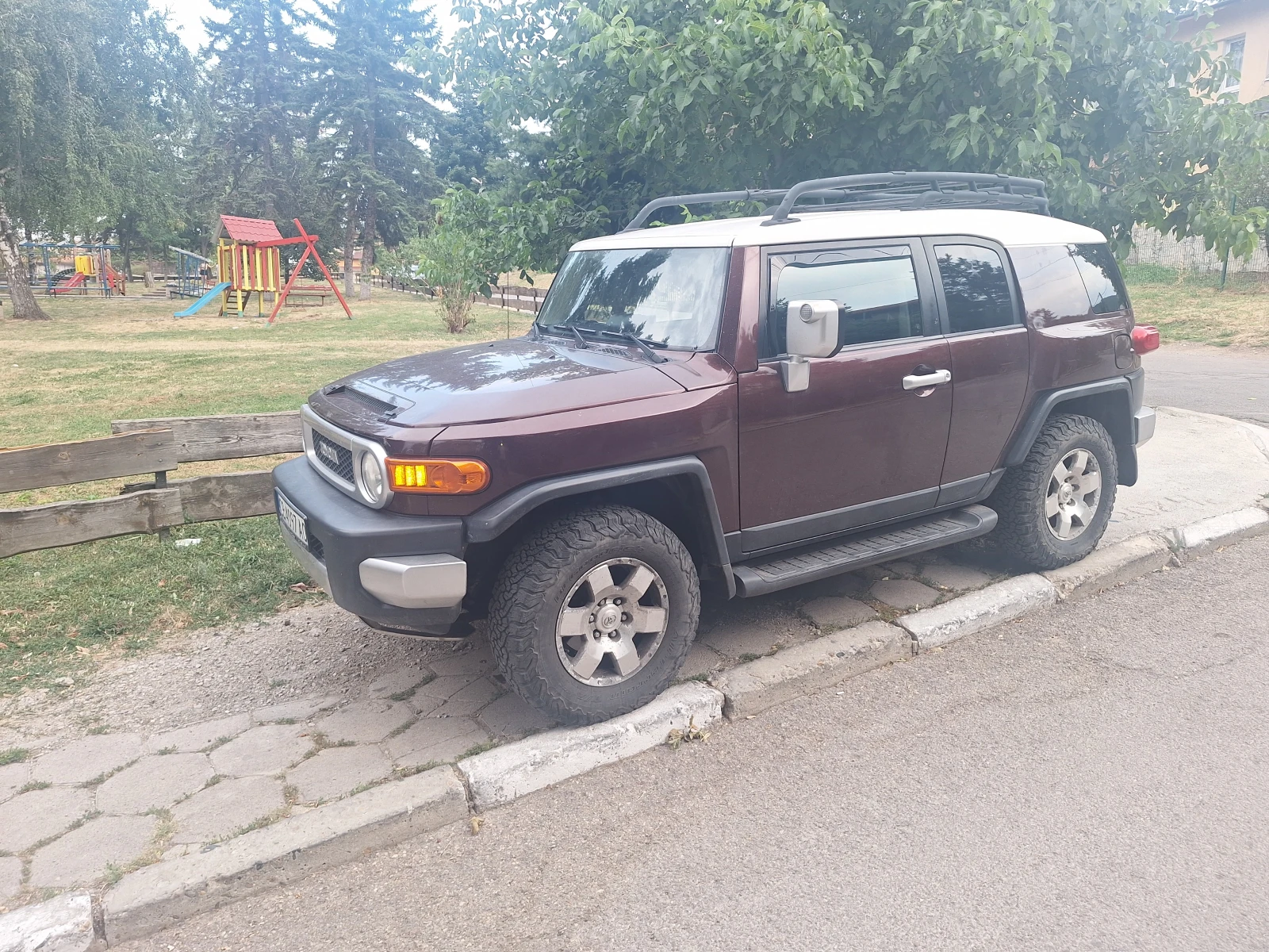 Toyota Fj cruiser 4.0 i V6 Automatic - изображение 2