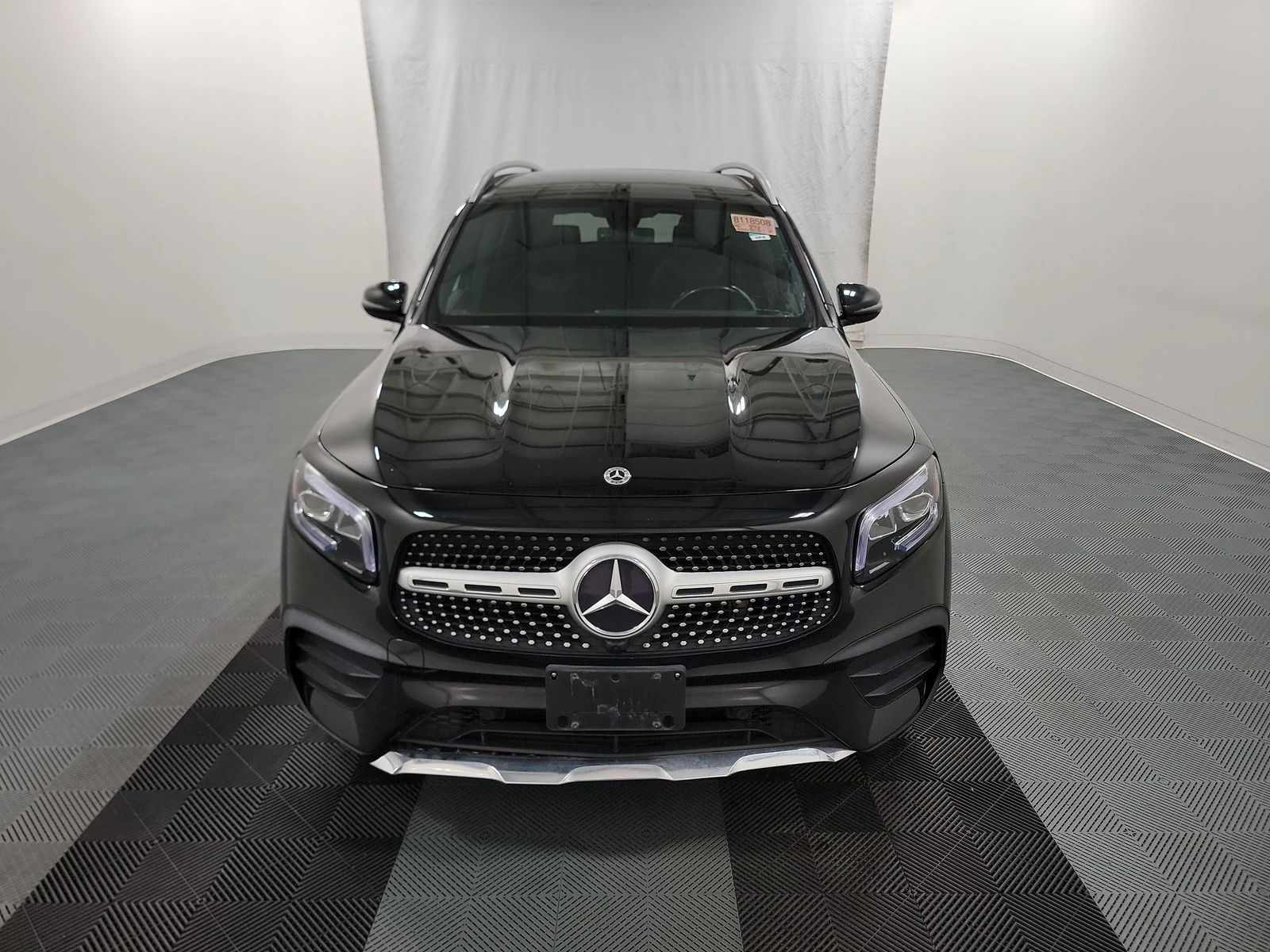 Mercedes-Benz GLB 4MATIC/AMG LINE/CARBON/PANO - изображение 2