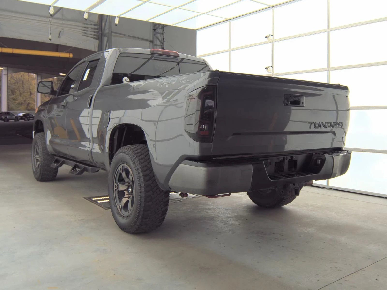 Toyota Tundra 5.7 HEMI* SR5 Extended Cab Medium Bed - изображение 6