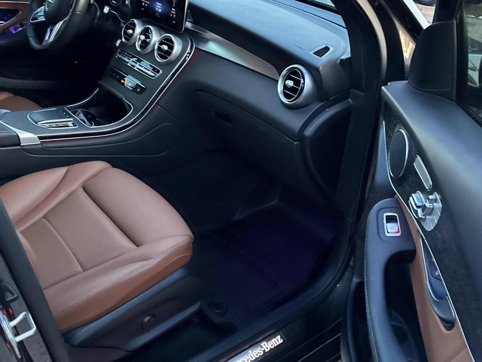 Mercedes-Benz GLC 300 * CARFAX * БЕЗ ПЪРВОНАЧАЛНА ВНОСКА - изображение 10