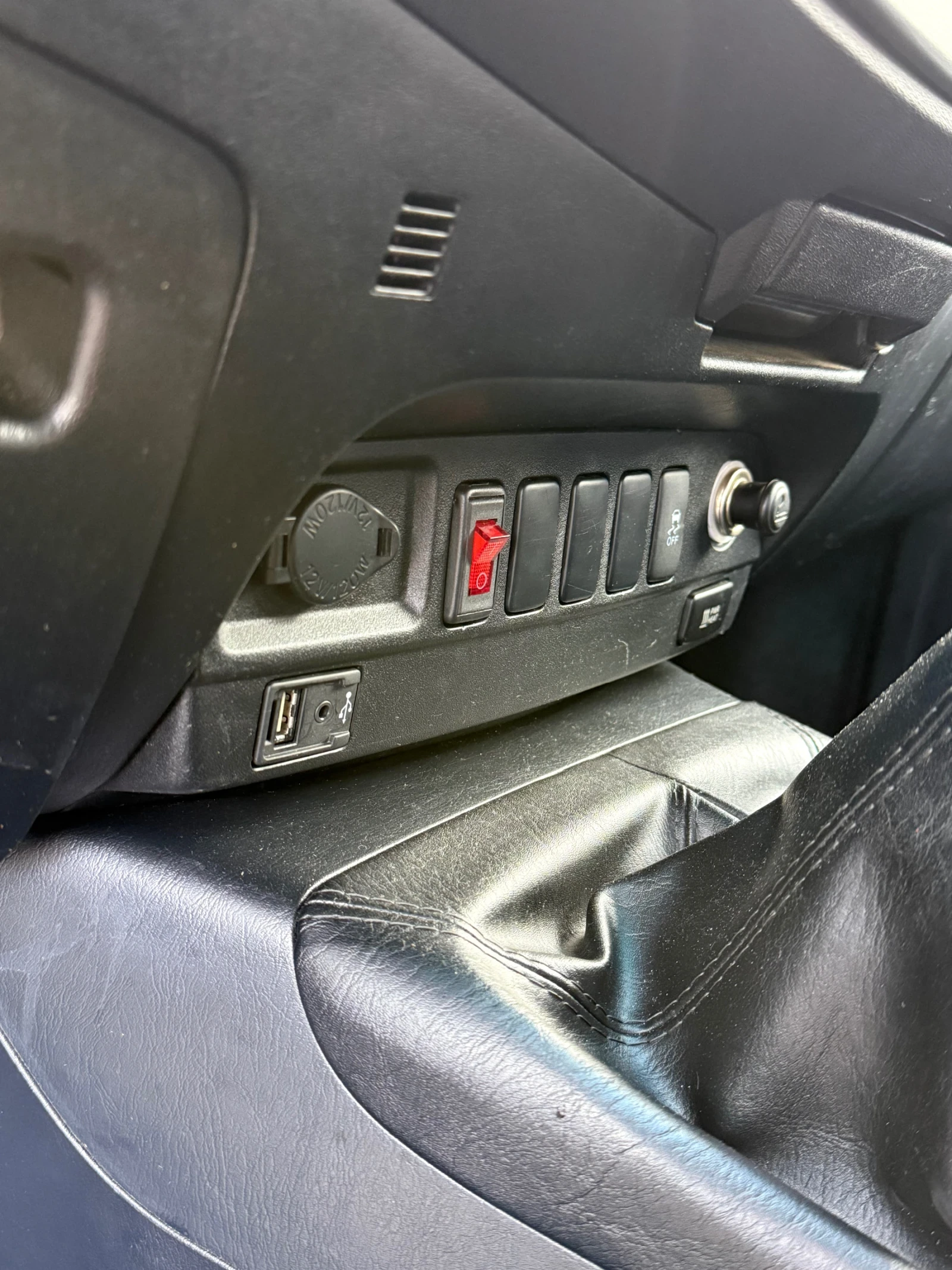 Toyota Hilux 3.0 D4D* КАМЕРИ* БЛОКАЖ - изображение 9