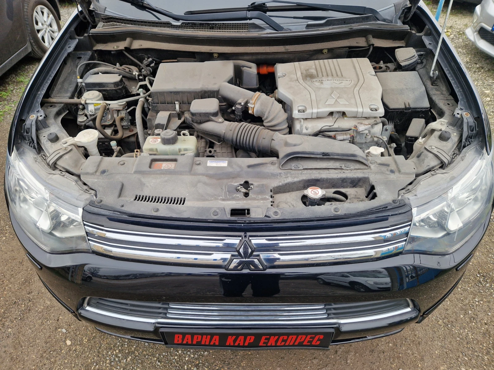 Mitsubishi Outlander 2.0 PHEV 4WD - изображение 8