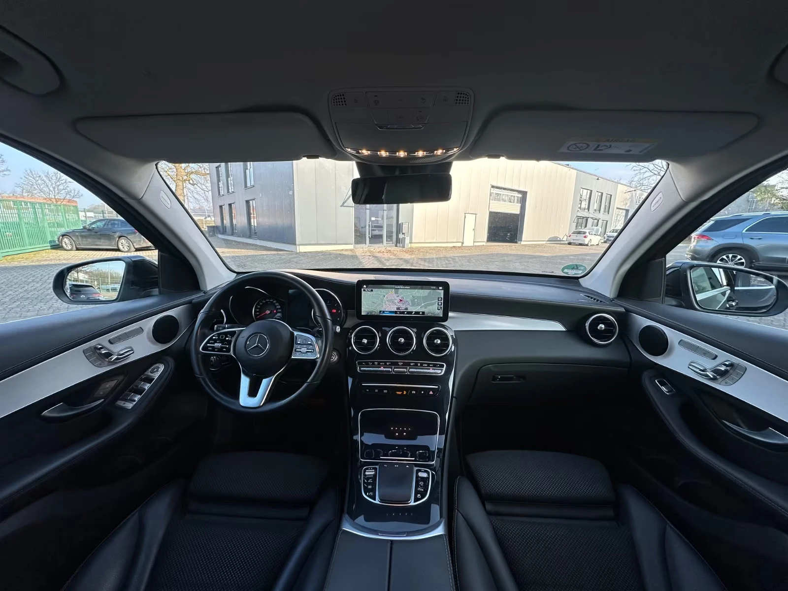 Mercedes-Benz GLC 300 d/4MATIC/245HP/MEMO/360/LED/DISTR./ACC/CPLAY/851g - изображение 6