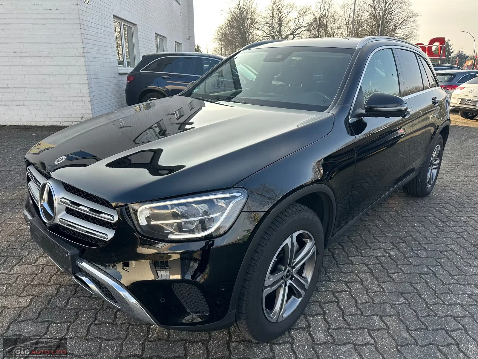 Mercedes-Benz GLC 300 d/4MATIC/245HP/MEMO/360/LED/DISTR./ACC/CPLAY/851g | Auto.bg — изображение 1