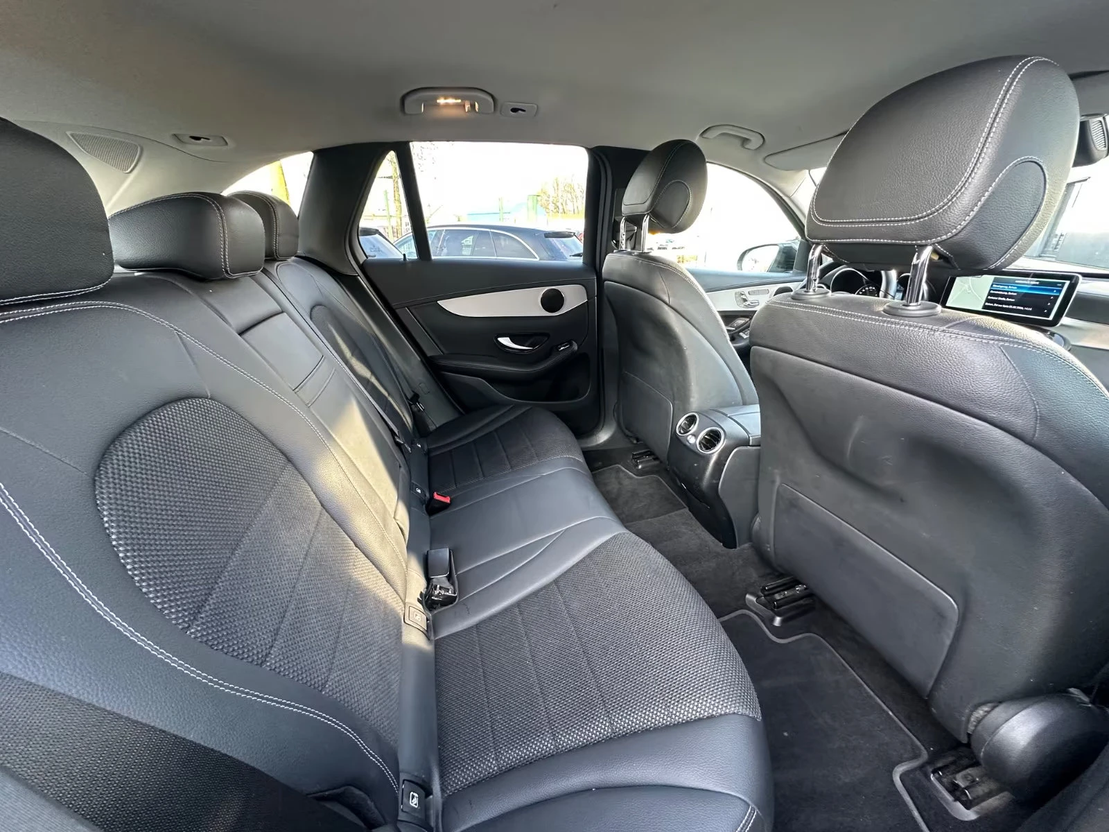 Mercedes-Benz GLC 300 d/4MATIC/245HP/MEMO/360/LED/DISTR./ACC/CPLAY/851g | Mobile.bg � ����������� 11