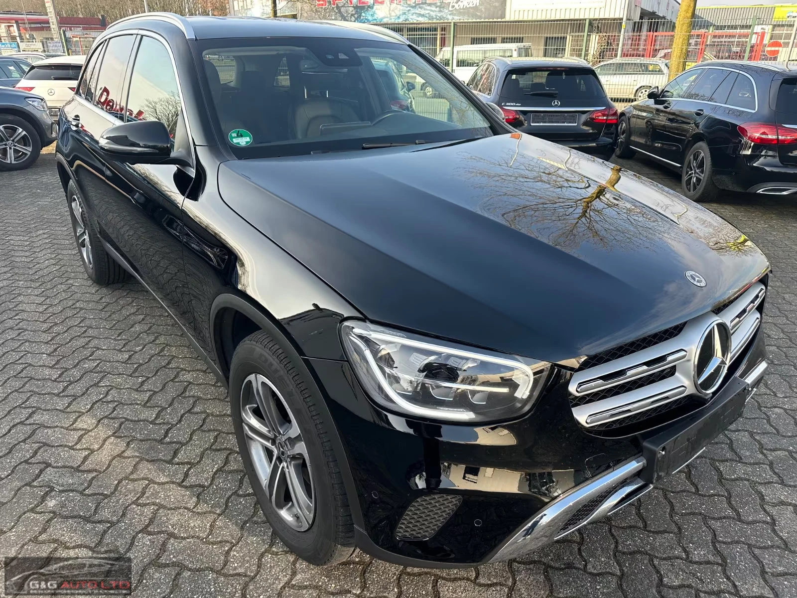 Mercedes-Benz GLC 300 d/4MATIC/245HP/MEMO/360/LED/DISTR./ACC/CPLAY/851g - изображение 3