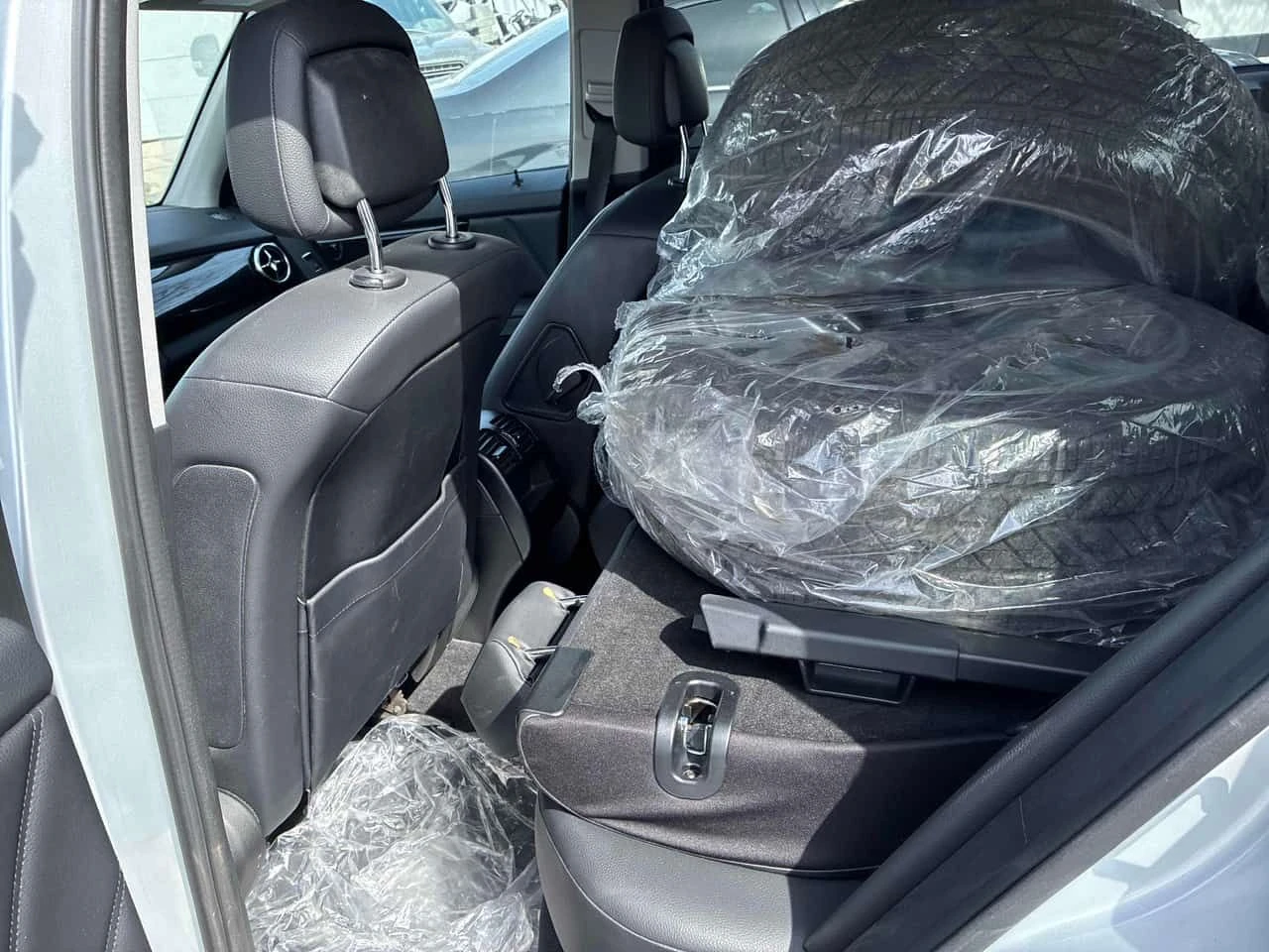 Mercedes-Benz GLK 350| ПОДГРЕВИ| КЛИП НА МОТОР + ГУМИ С ДЖАНТИ, снимка 13 - Автомобили и джипове - 54001930