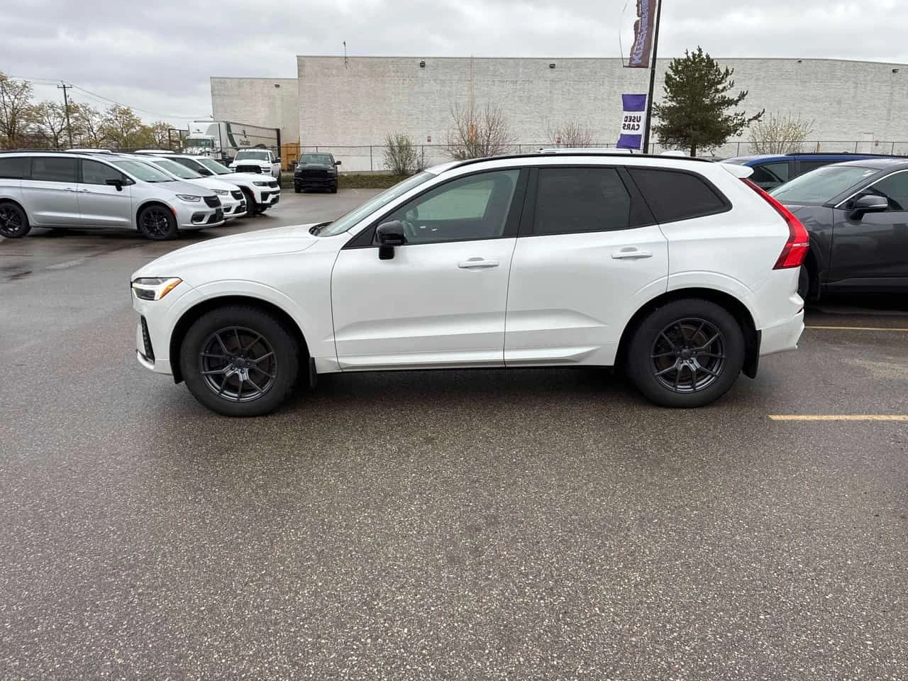 Volvo XC60 * R Design * АВТОКРЕДИТ БЕЗ ПЪРВОНАЧАЛНА ВНОСКА* , снимка 2 - Автомобили и джипове - 54810376