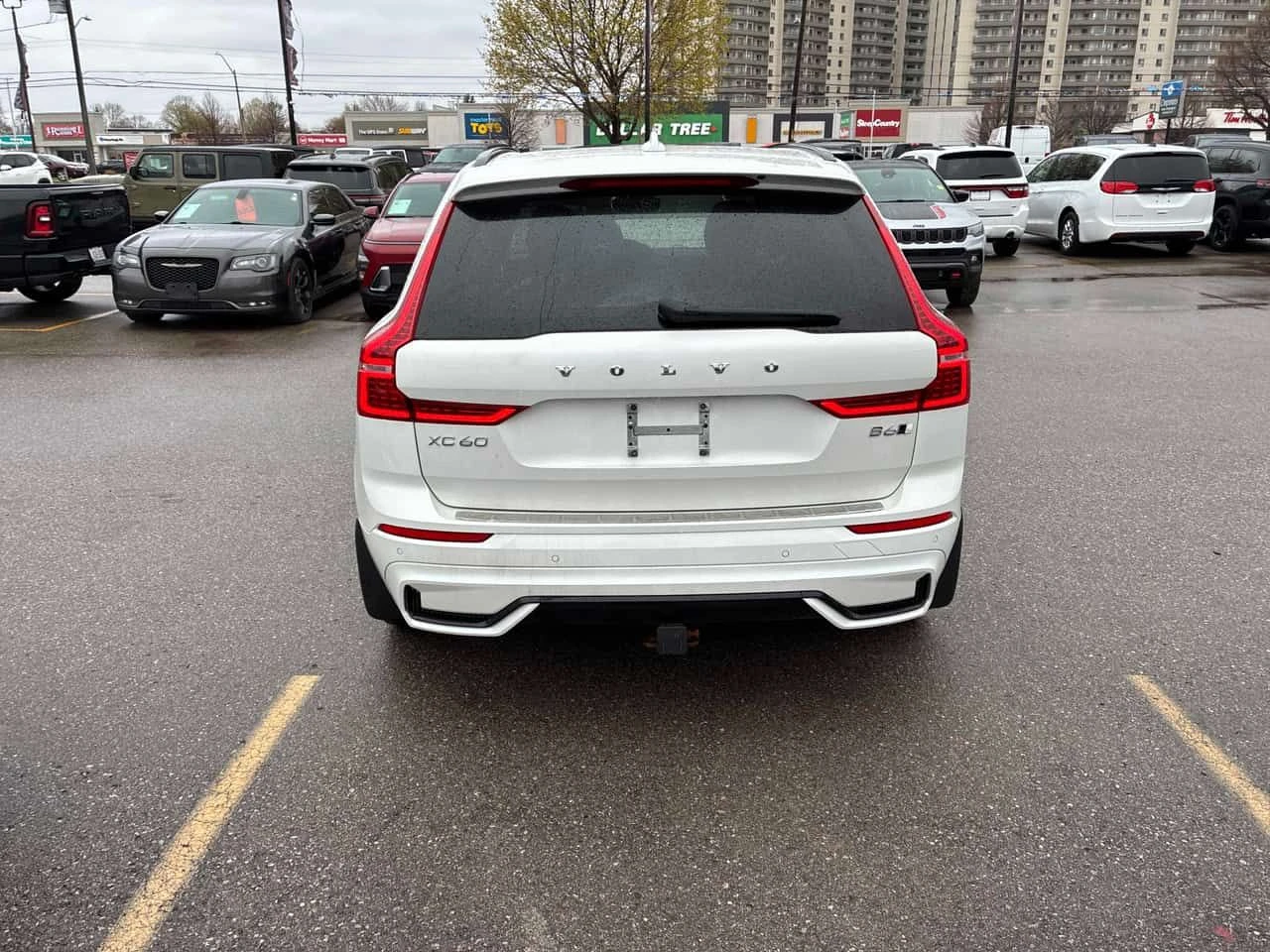 Volvo XC60 * R Design * АВТОКРЕДИТ БЕЗ ПЪРВОНАЧАЛНА ВНОСКА* , снимка 4 - Автомобили и джипове - 54810376
