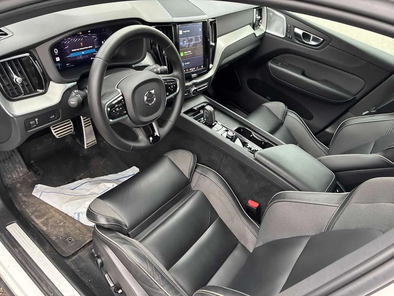 Volvo XC60 * R Design * АВТОКРЕДИТ БЕЗ ПЪРВОНАЧАЛНА ВНОСКА* , снимка 5 - Автомобили и джипове - 54810376