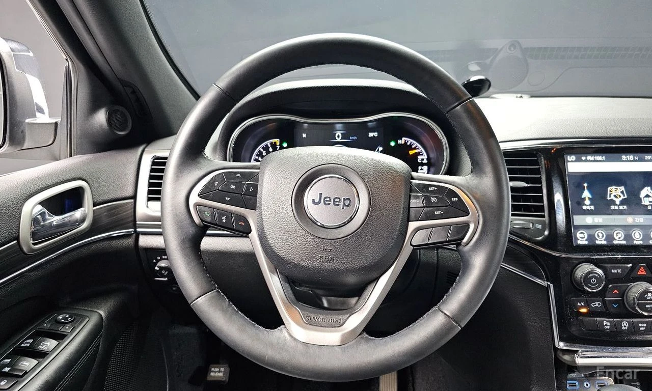 Jeep Grand cherokee 3.6* V6* 8ZF* ПОДГРЕВ* ОБДУХВАНЕ* КАМЕРА* КЕЙЛЕС* , снимка 7 - Автомобили и джипове - 54916877