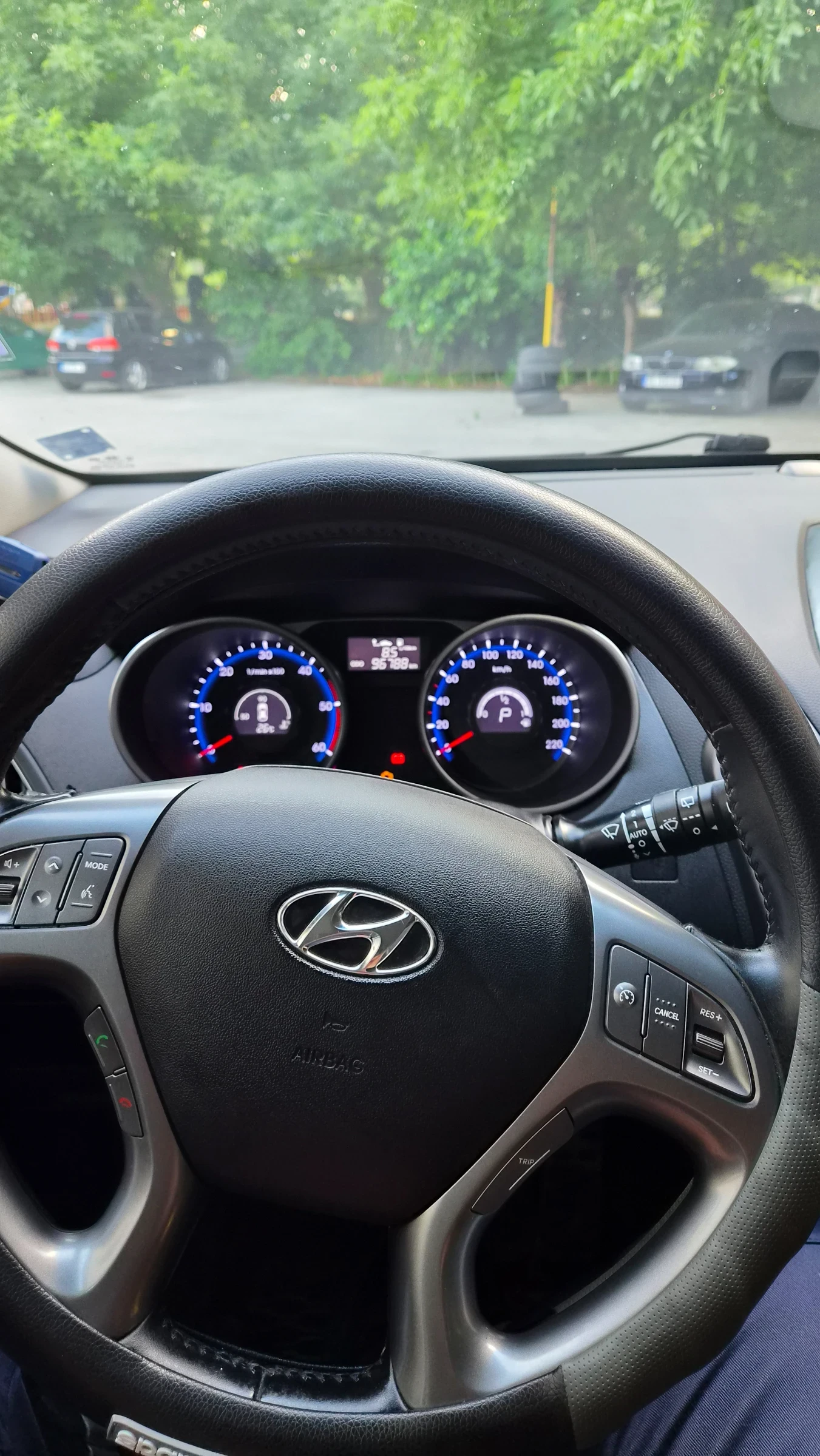 Hyundai IX35  2.0 Crdi , снимка 3 - Автомобили и джипове - 55825906