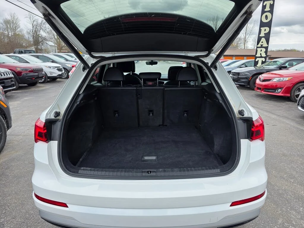 Audi Q3 2.0 45TFSI Quattro , снимка 14 - Автомобили и джипове - 56165287