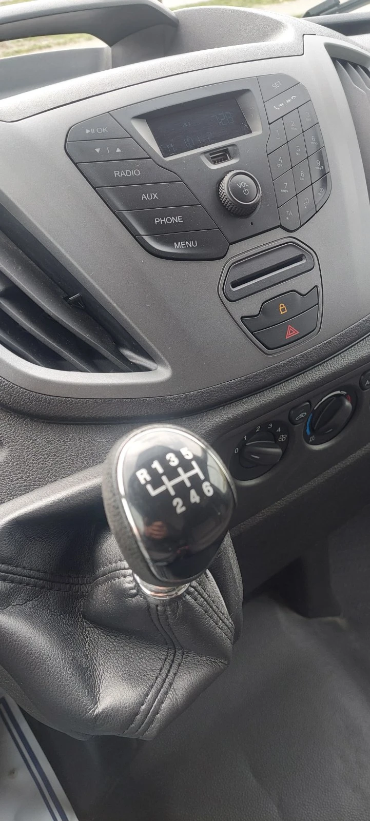 Ford Transit 2.2 TDCI  клима, снимка 13 - Бусове и автобуси - 53875014