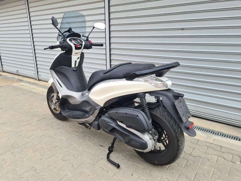 Piaggio Beverly 350ie, снимка 6 - Мотоциклети и мототехника - 51850442