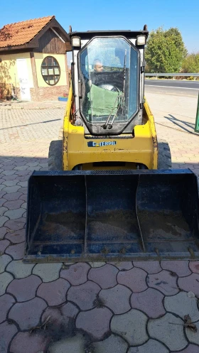 Обява за продажба на Мини челни товарачи Cat 216B ~45 600 лв. - изображение 1