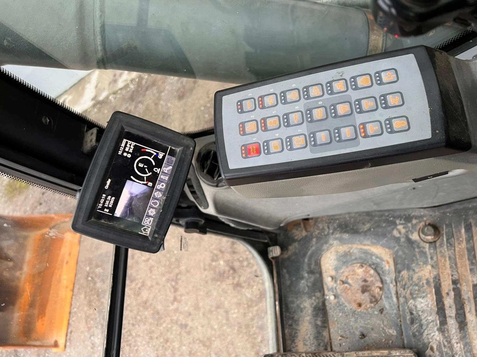  Liebherr 922 | Mobile.bg   12