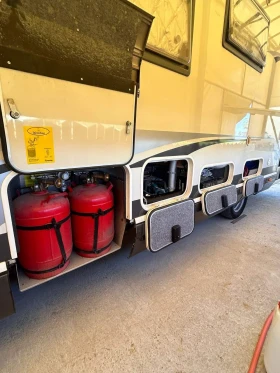 ������ Carthago Chic I51 S Plus IVECO 50C18 3.0d 16V 214kc | Mobile.bg � ����� ������ 13