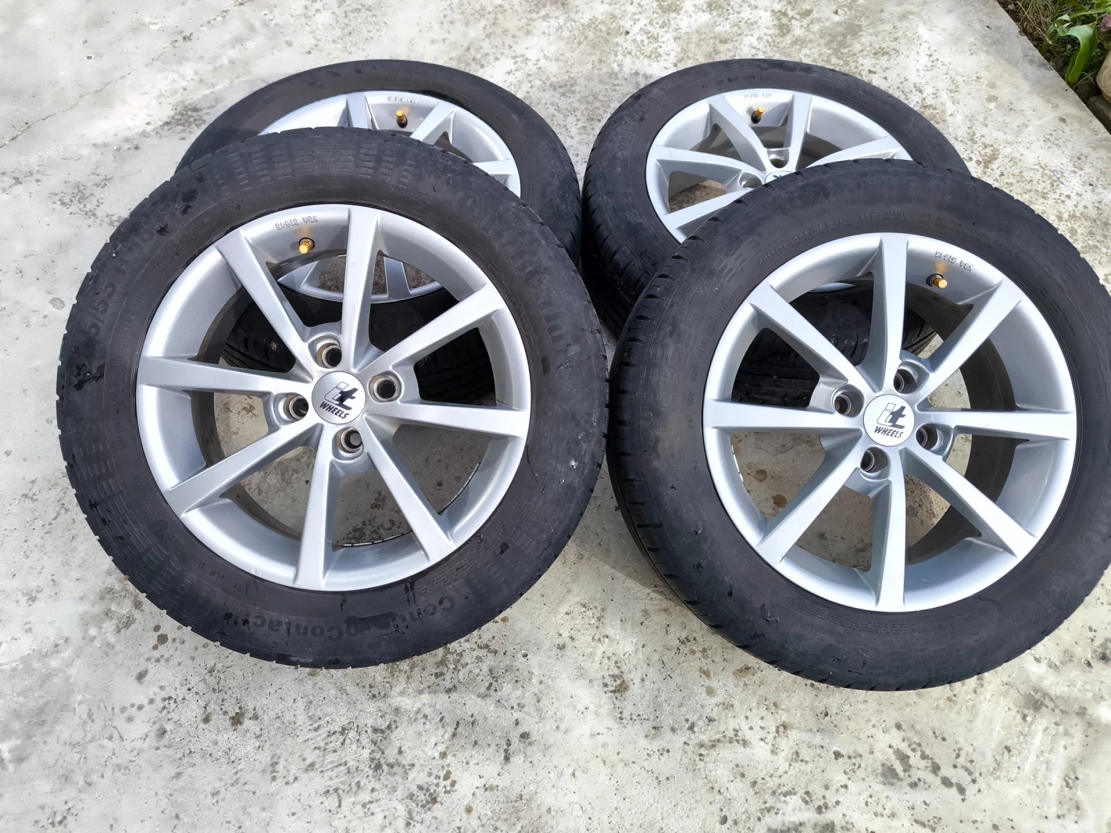 Гуми с джанти Continental 205/55R16