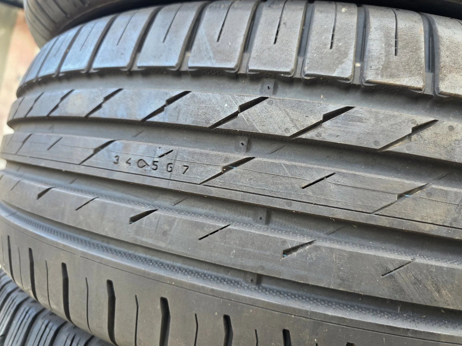 Гуми Летни 235/65R17, снимка 4 - Гуми и джанти - 56664475
