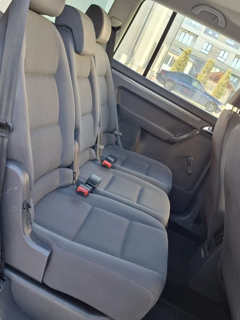 VW Touran 1.9(105кс)* * 6-СКОРОСТИ* * * НОВ ВНОС* * * , снимка 17 - Автомобили и джипове - 48575184