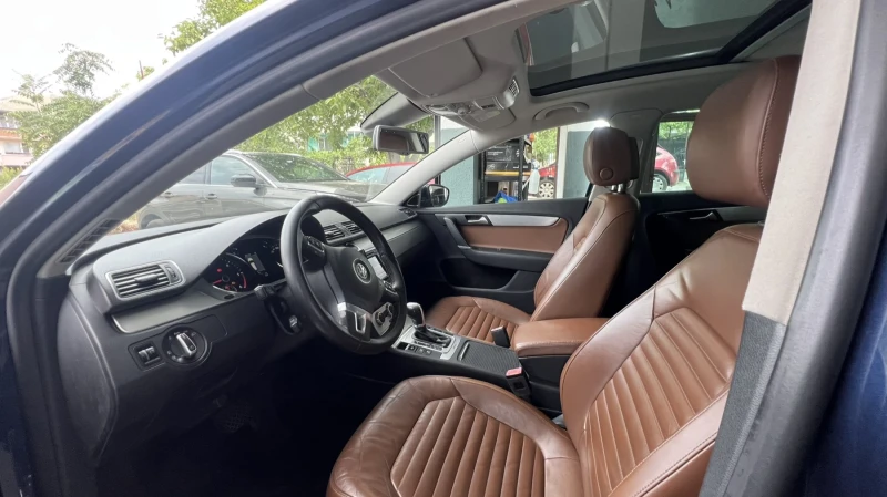 VW Passat 2.0TDI* DSG* 4x4* Panorama* Full, снимка 9 - Автомобили и джипове - 51389119