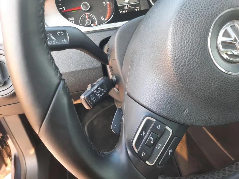 VW Passat 2.0TDI* DSG* 4x4* Panorama* Full, снимка 11 - Автомобили и джипове - 51389119