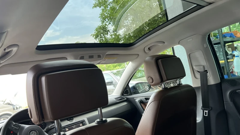 VW Passat 2.0TDI* DSG* 4x4* Panorama* Full, снимка 17 - Автомобили и джипове - 51389119