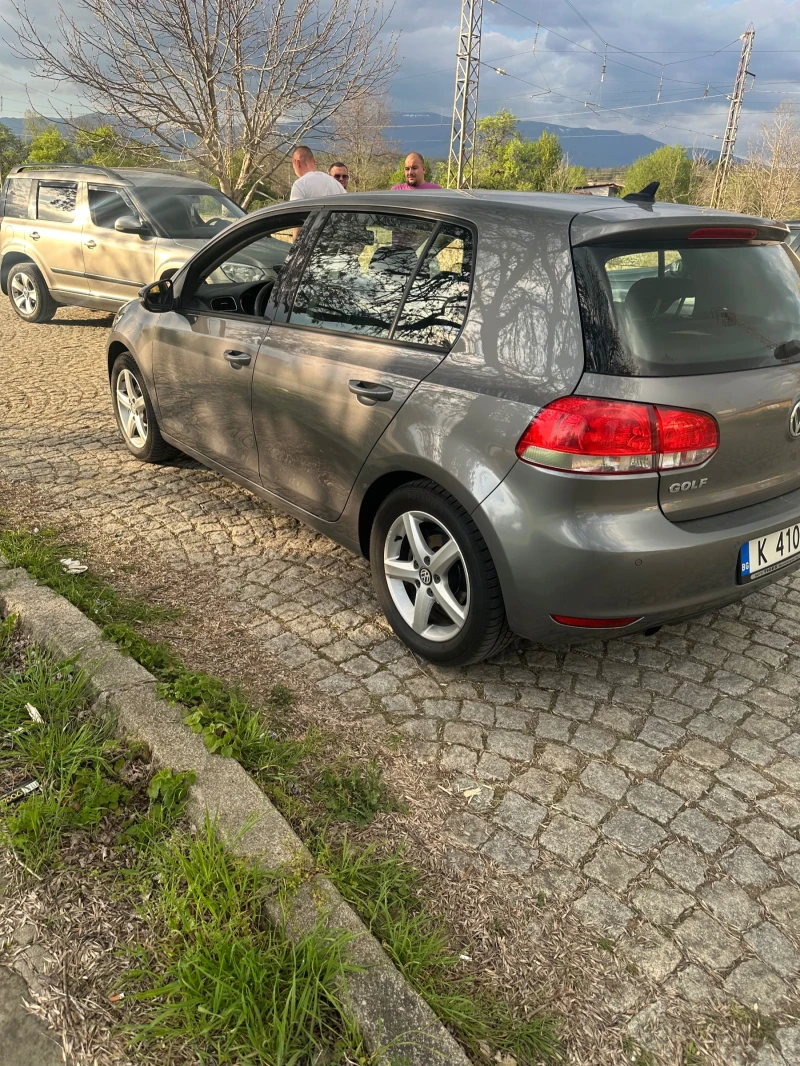 VW Golf, снимка 5 - Автомобили и джипове - 52098338