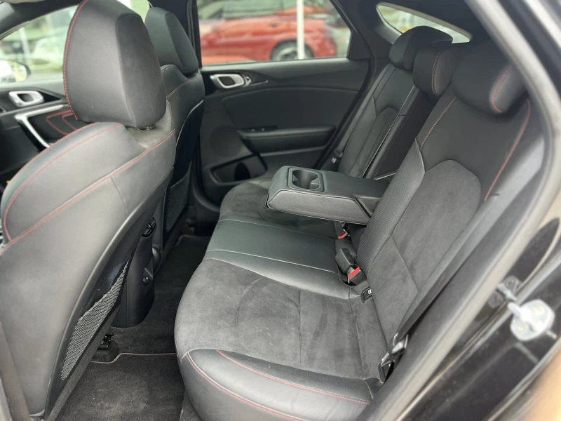 Kia Pro ceed GT 1.6 T-GDi / 204 к.с. / DCT / Панорама, снимка 14 - Автомобили и джипове - 52118329