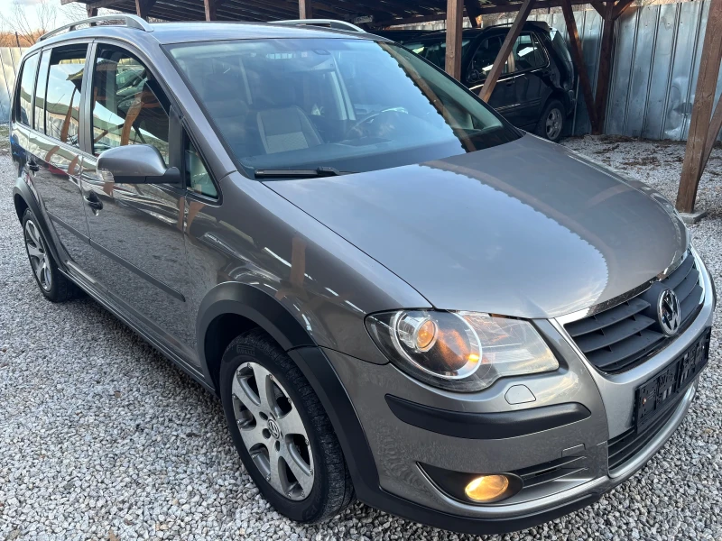VW Touran 1.9 FACE CROSS, снимка 4 - Автомобили и джипове - 53157339