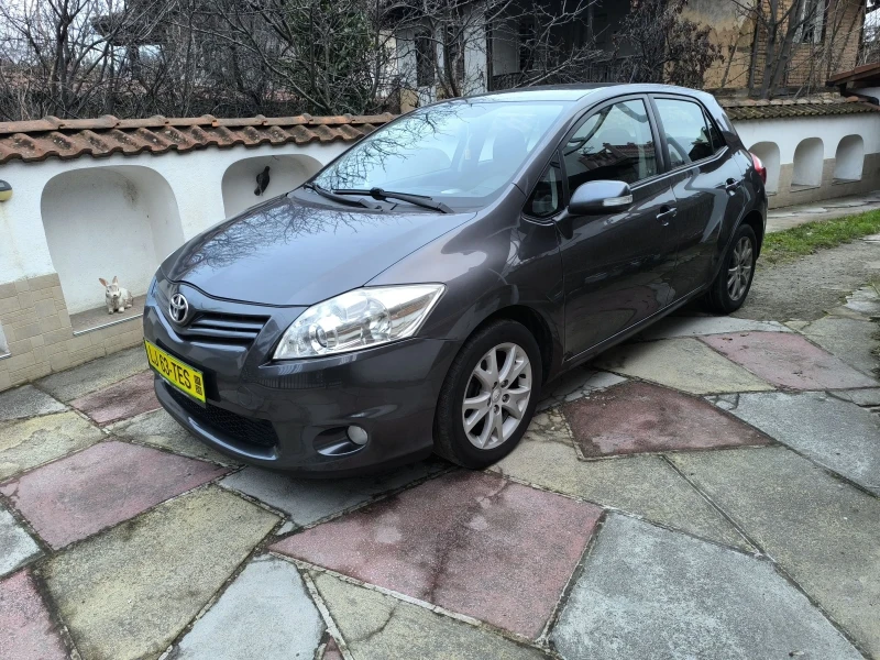 Toyota Auris 1.6бензин