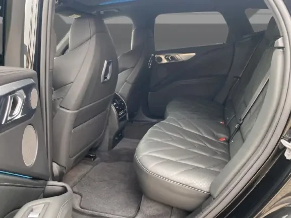 BMW XM = Carbon = Гаранция, снимка 9 - Автомобили и джипове - 53915636