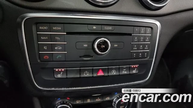 Mercedes-Benz CLA 200 4MATIC, снимка 11 - Автомобили и джипове - 54031762