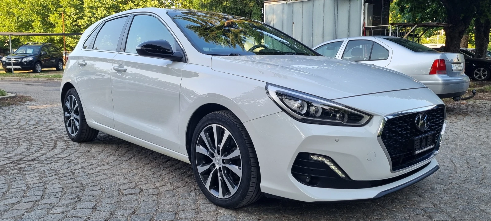 Hyundai I30 1.6 CRDI * AVTOMAT* * PREMIUM/AVANTGARDE* * ОБСЛУЖ - изображение 3