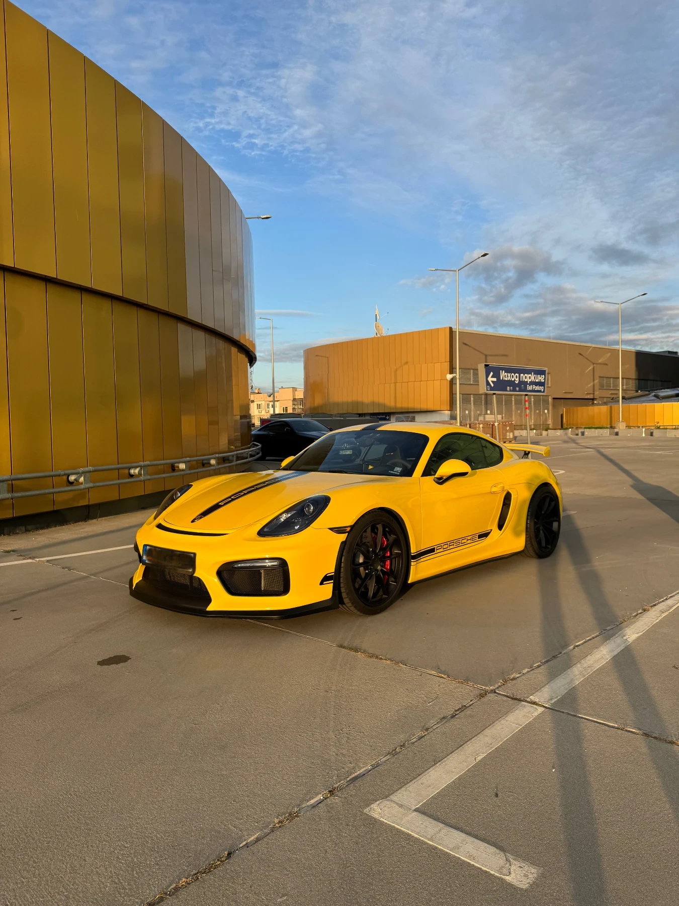 Porsche Cayman GT4 - изображение 2