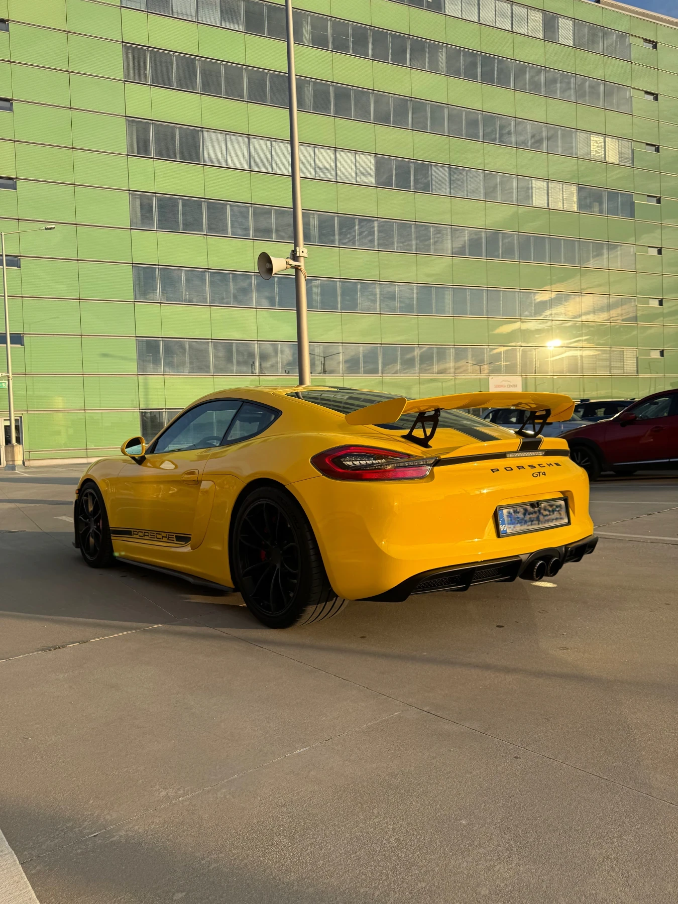 Porsche Cayman GT4 - изображение 3