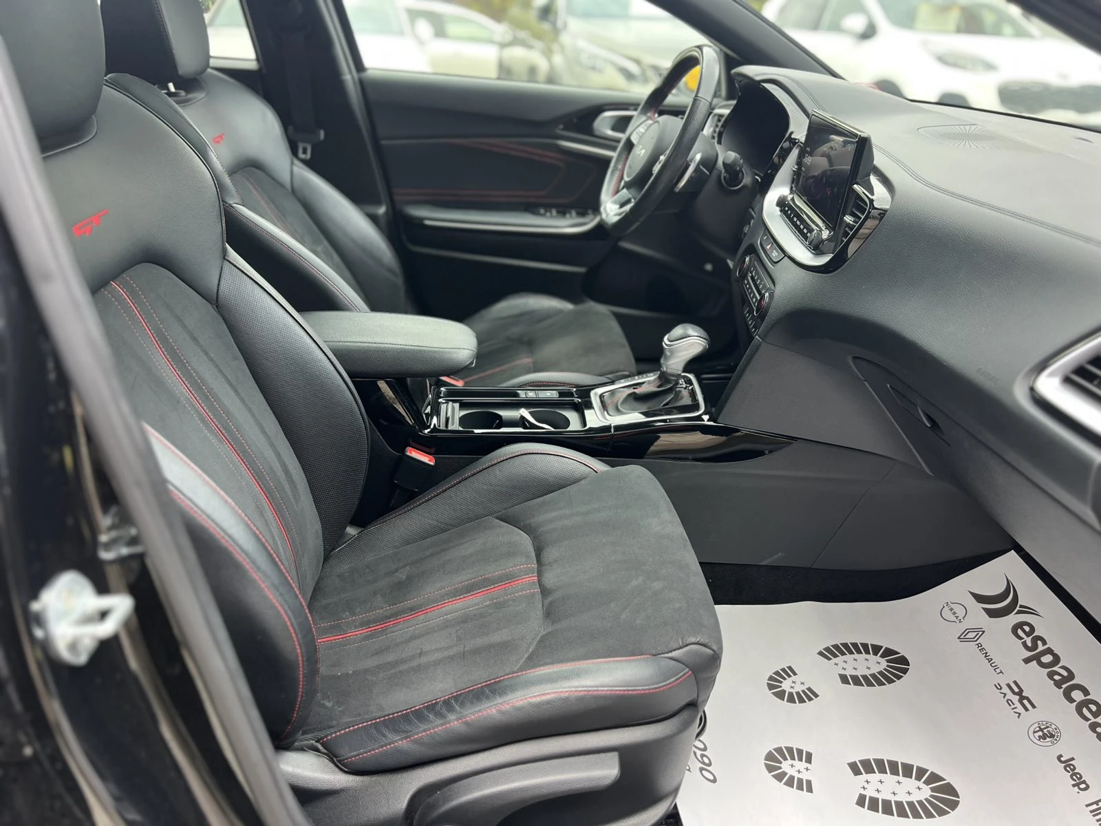 Kia Pro ceed GT 1.6 T-GDi / 204 к.с. / DCT / Панорама - изображение 9