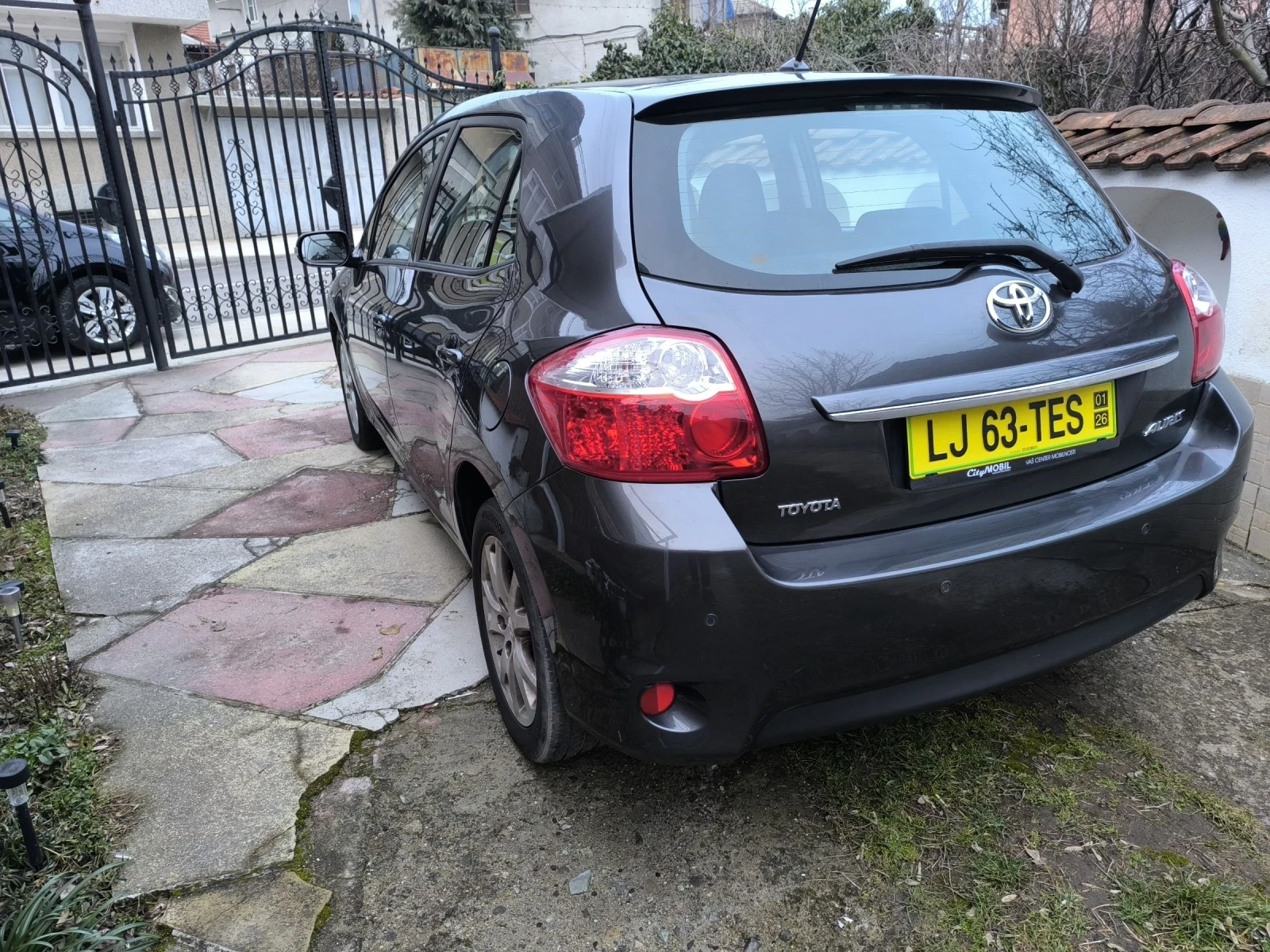 Toyota Auris 1.6бензин - изображение 4